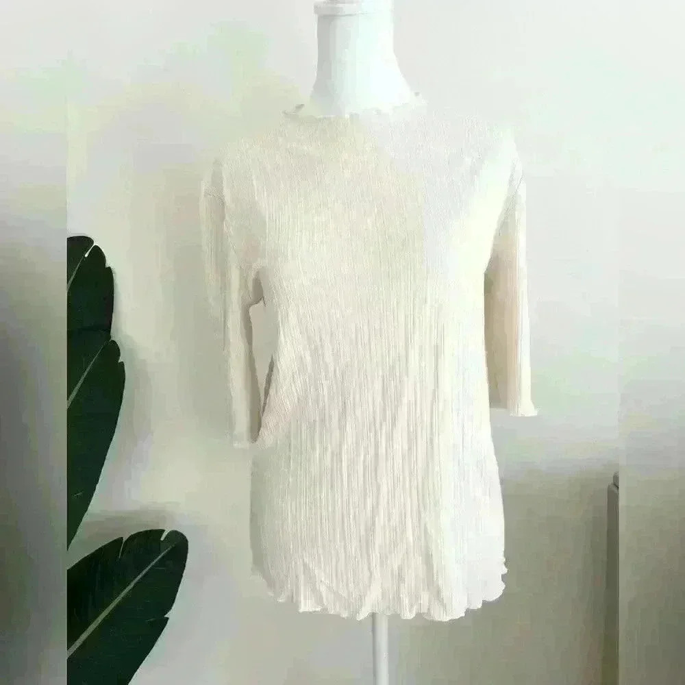 Esqualo Womens Top Lightweight Sand Size Medium NWT